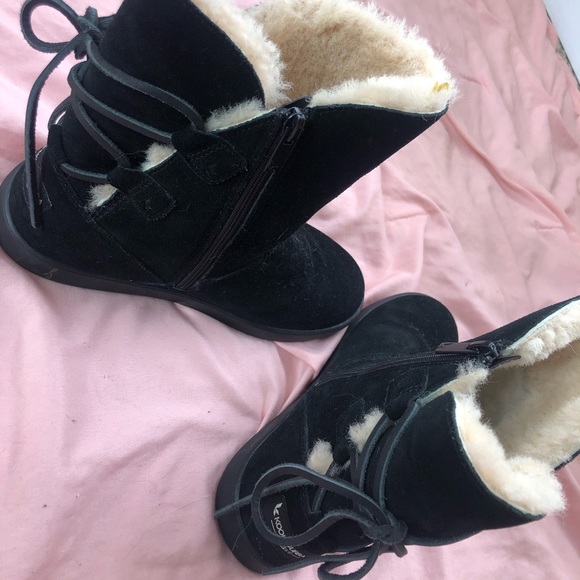 Boots - Picture 3 of 3